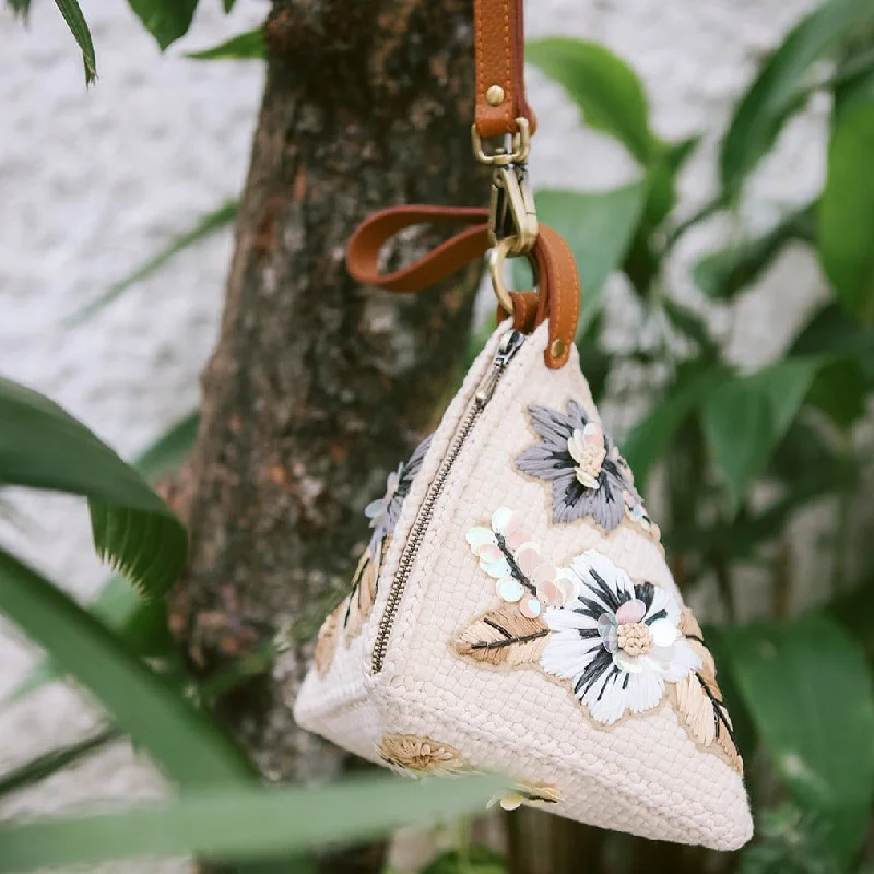 Hand-painted leather crossbody bags with unique artistic flair -Pusô Hardin Beige