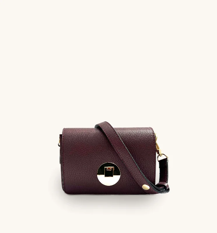 Minimal flap crossbody bags with magnetic snap simplicity -The Newbury Port Leather Bag