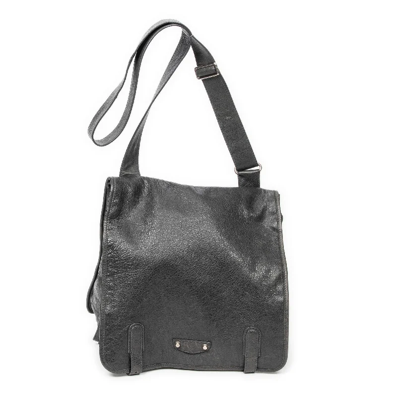 Adjustable padded crossbody bags for all-day comfort wear -Utility Messenger